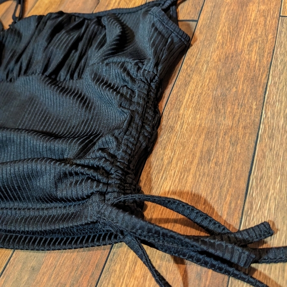 Black Ruched Drawstring Crop Top - Picture 5 of 5